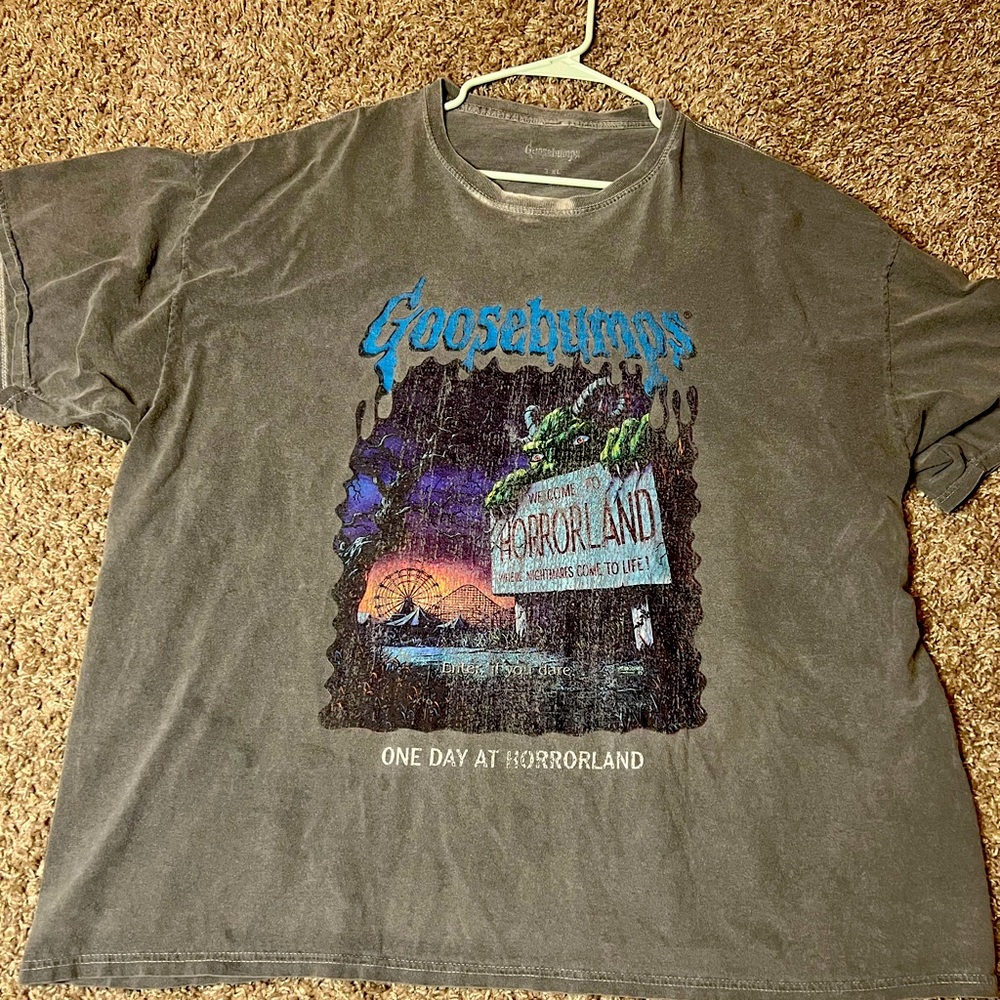 3XL GOOSEBUMPS Graphic Tee from Fashion Nova Men!! Loose fit, simple graphic!